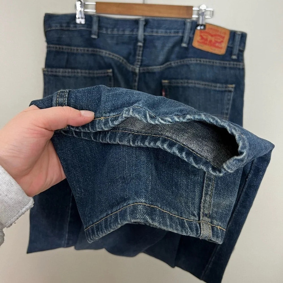 Levi’s • 550 Jeans - Picture 4 of 8